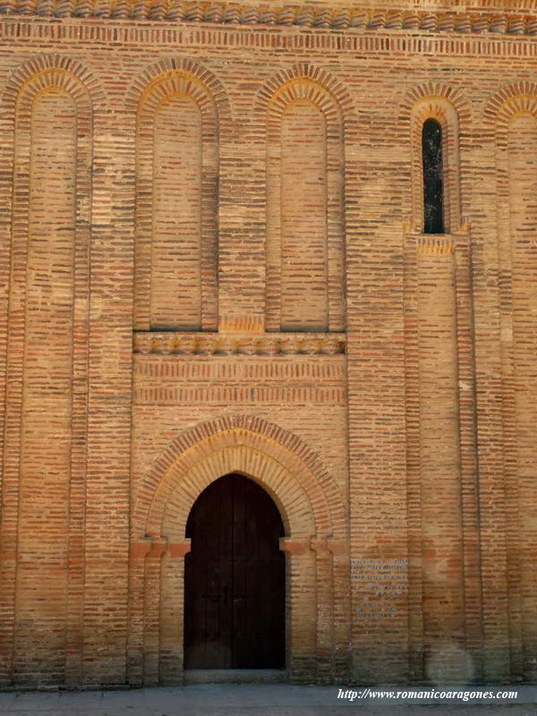 PORTADA EN MURO NORTE